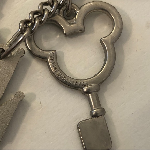 Walt Disney World Castle Key Chain Lock and Key - Picture 4 of 4